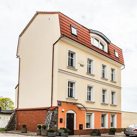 Apartment & *
